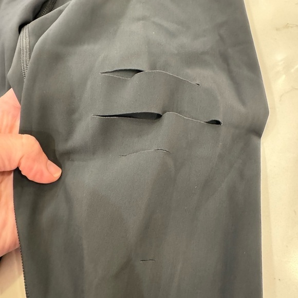 Alo Dark Gray High-Waist Ripped Warrior Legging / small - Picture 8 of 13